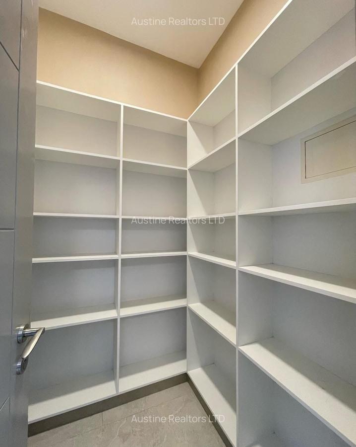 4 Bed Townhouse with En Suite at Link Road - 5