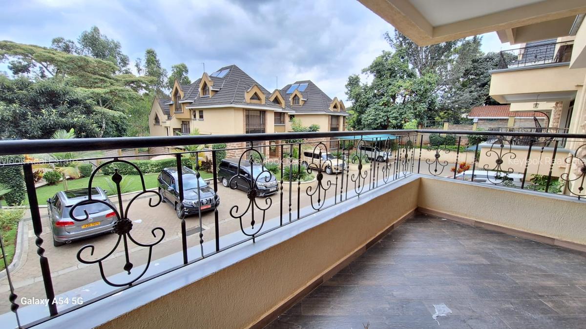 5 Bed Townhouse with En Suite at Lavington Green - 14