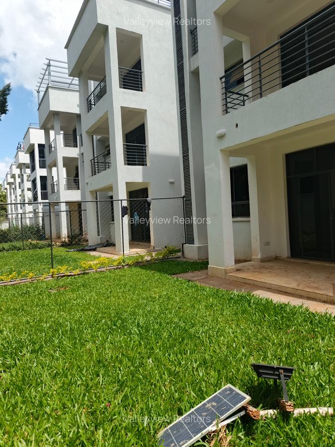 4 Bed Townhouse with En Suite at Lavington - 9