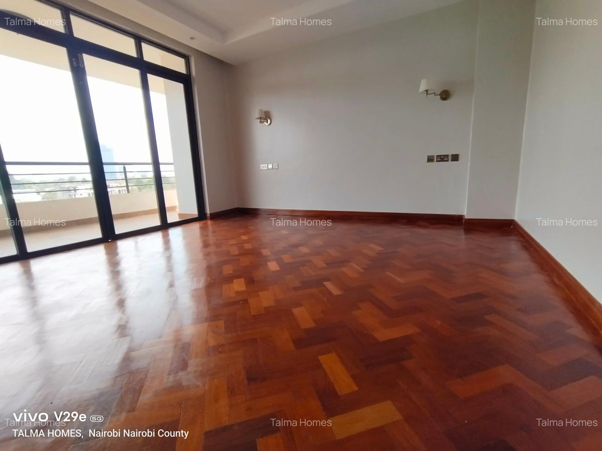 3 Bed Apartment with En Suite at Off Riverside Drive - 7