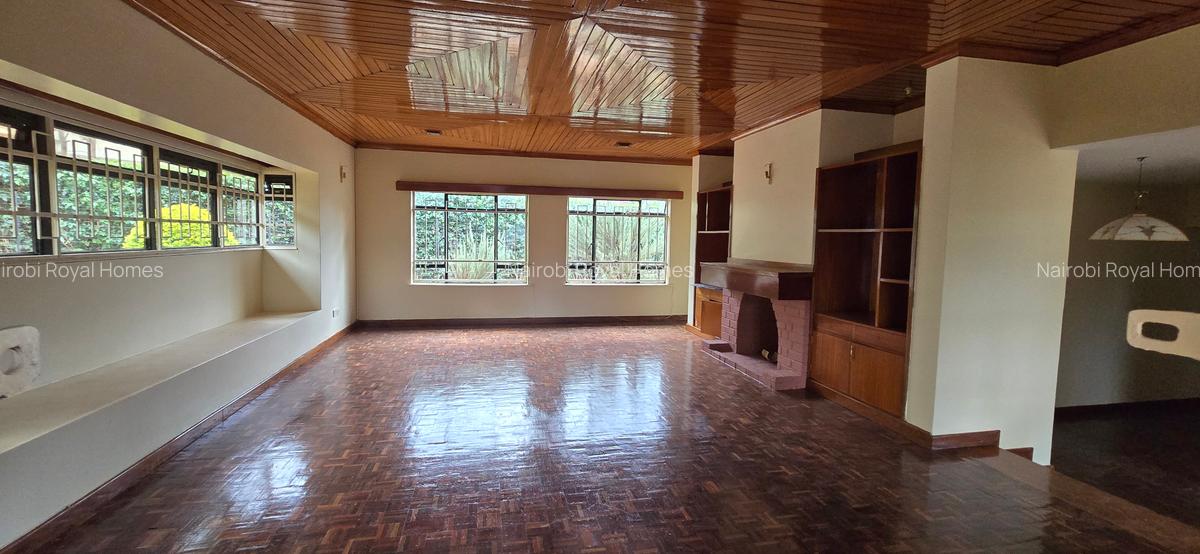 4 Bed House with En Suite at Nyari Close - 8