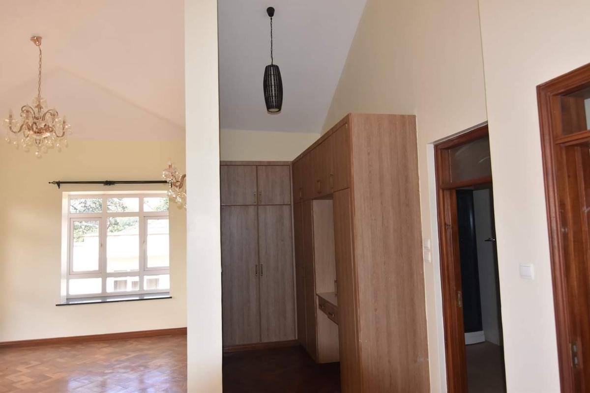 5 Bed Villa with En Suite in Lavington - 8