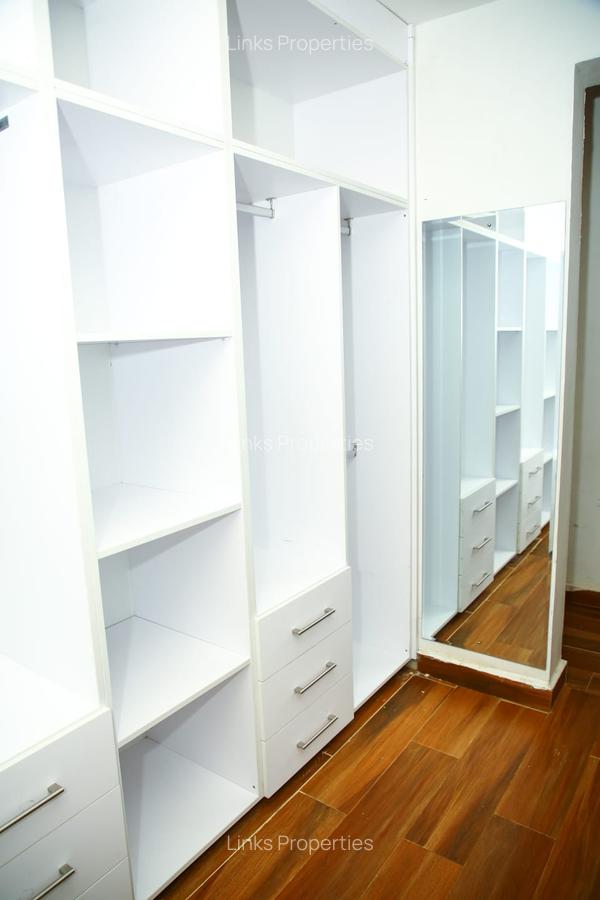 4 Bed Townhouse with En Suite at Airport Road - 6