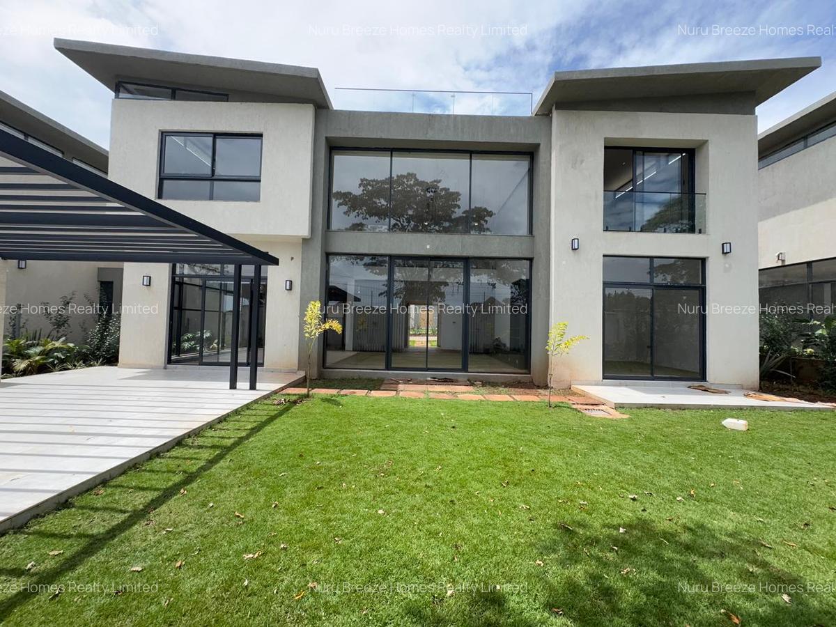 5 Bed Townhouse with En Suite in Runda - 2