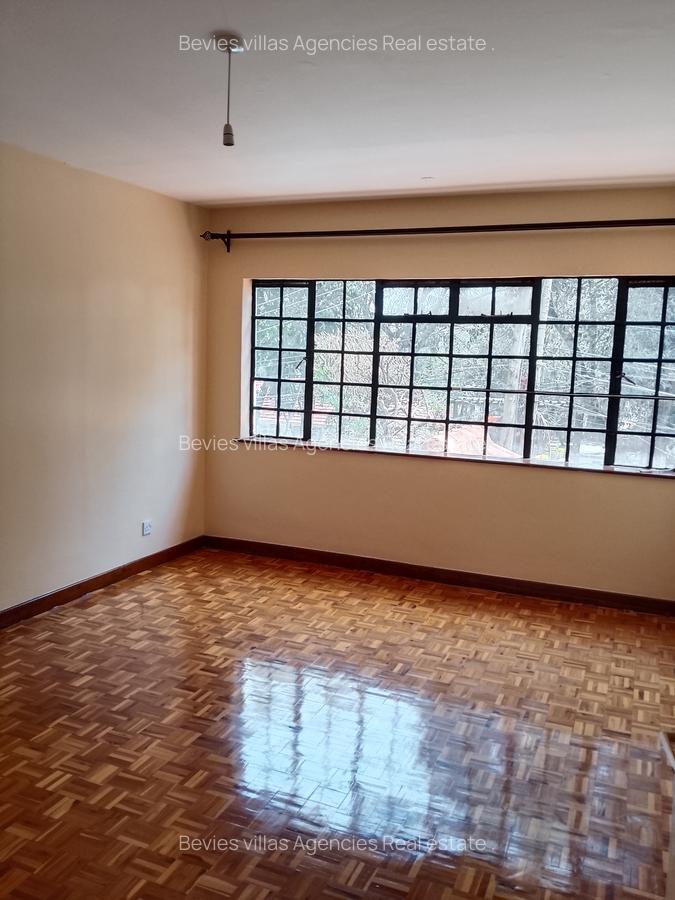 5 Bed Townhouse with En Suite at Westlands - 11