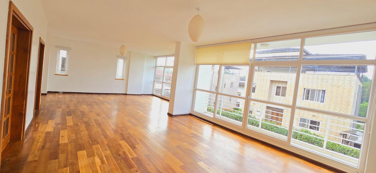 5 Bed Townhouse with En Suite at Convent Drive - 4