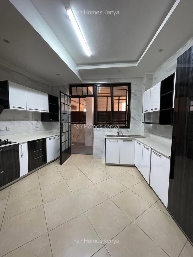 3 Bed Apartment with En Suite at Othaya Road - 5