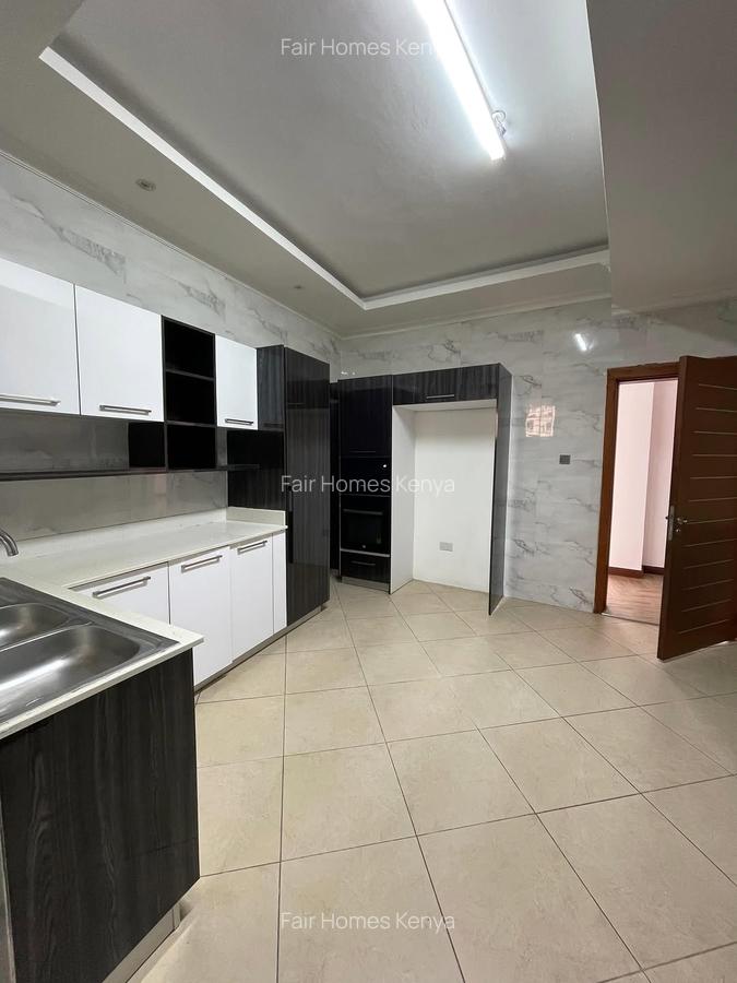 3 Bed Apartment with En Suite at Othaya Road - 4