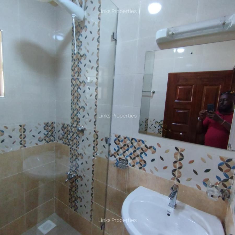 2 Bed House with En Suite at Bogani Road - 11