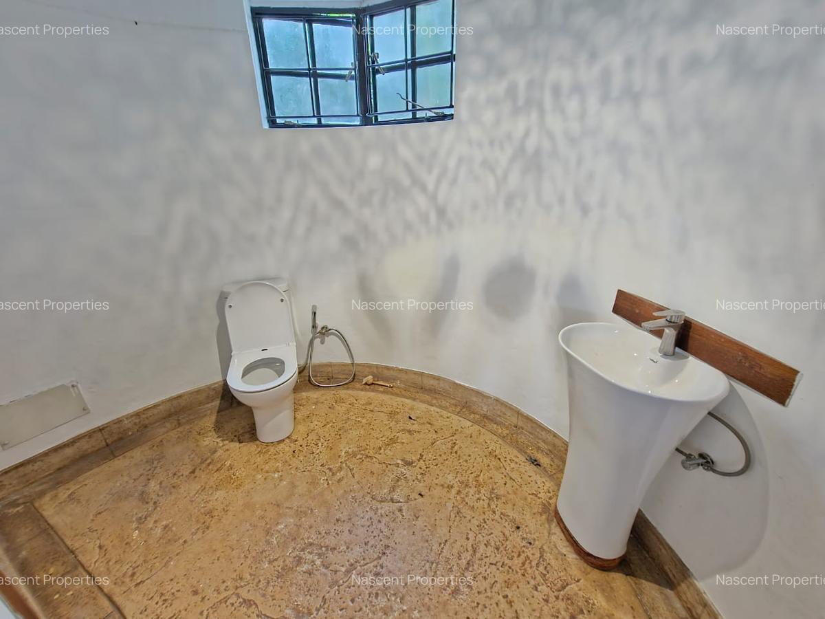 4 Bed House with En Suite in Nyari - 14