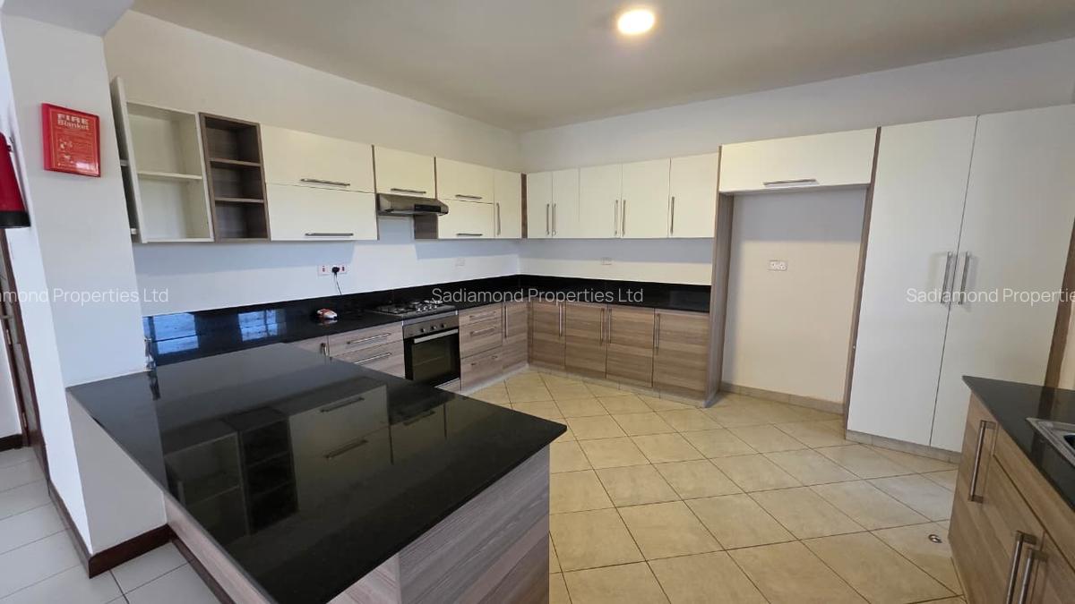 2 Bed Apartment with En Suite in Brookside - 1