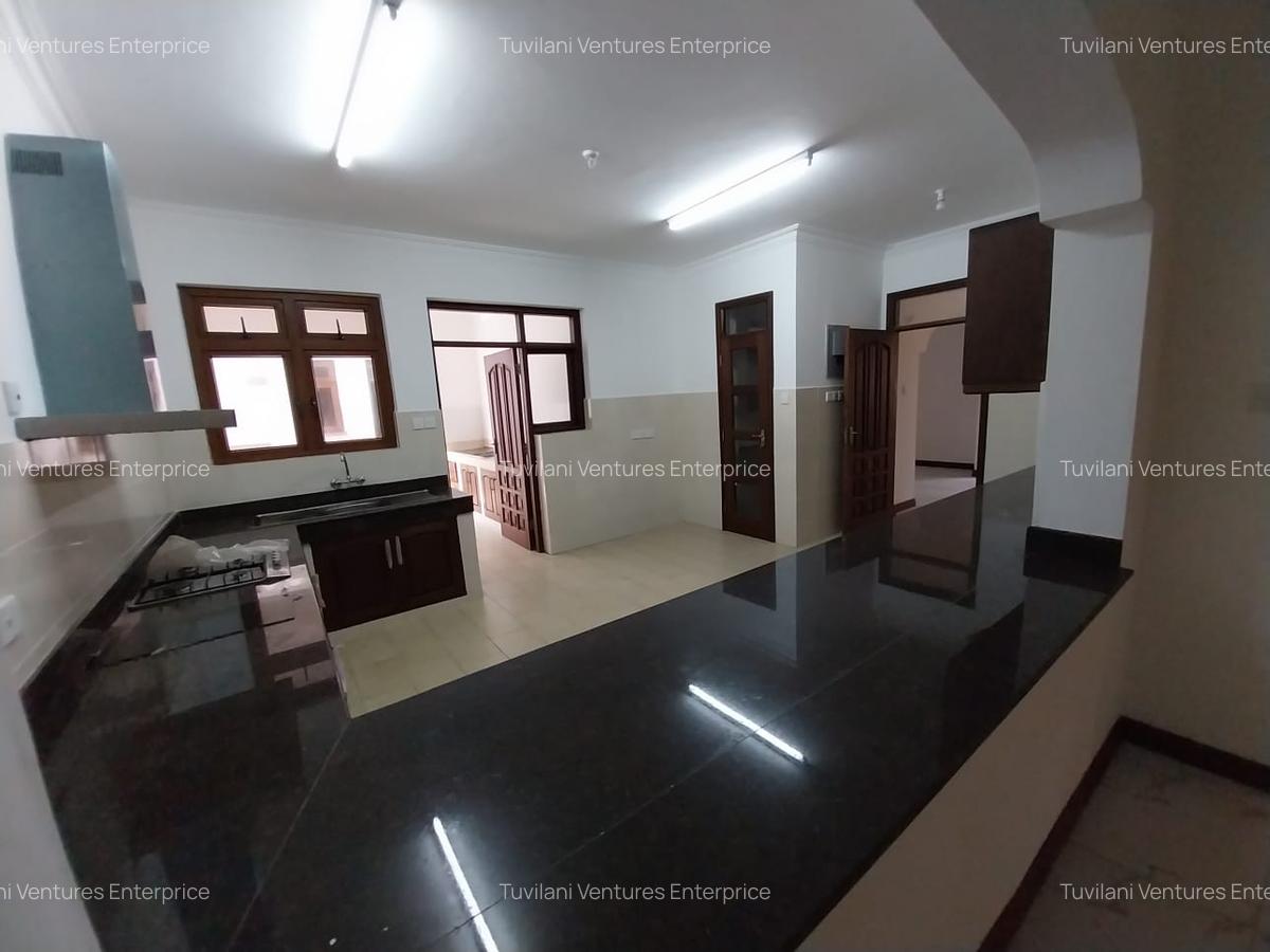 4 Bed Villa with En Suite at Nyali Mombasa - 11