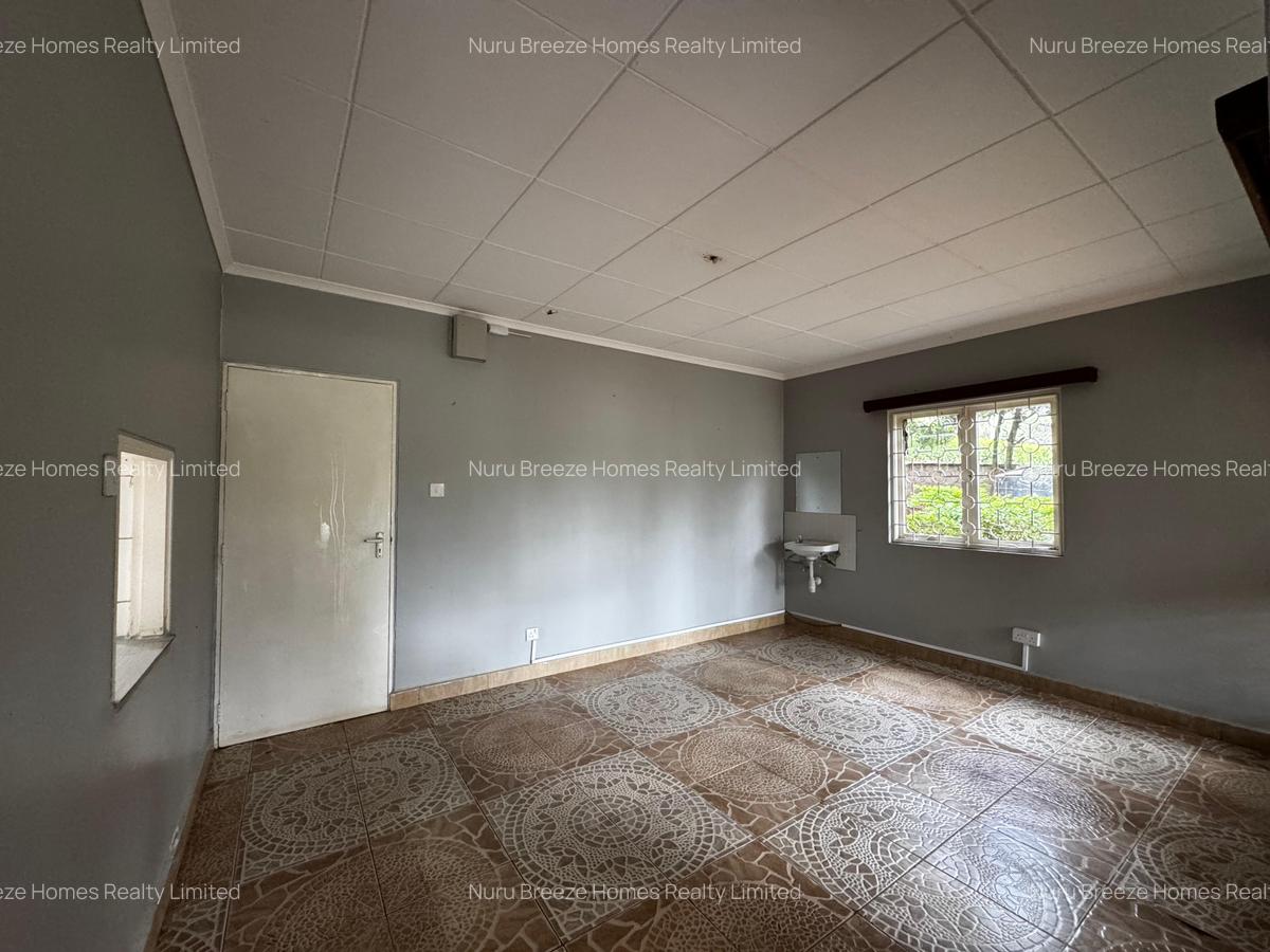 4 Bed House with En Suite in Kyuna - 12