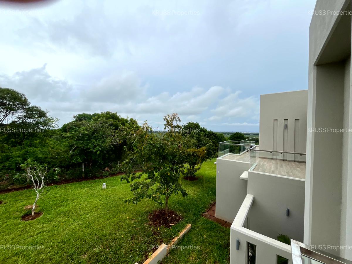 4 Bed House with En Suite at Hs84 - 15