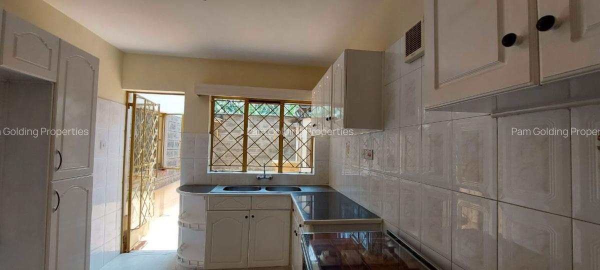 4 Bed House with En Suite in Kileleshwa - 9