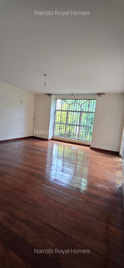 5 Bed Townhouse with En Suite at Brookside Drive - 16
