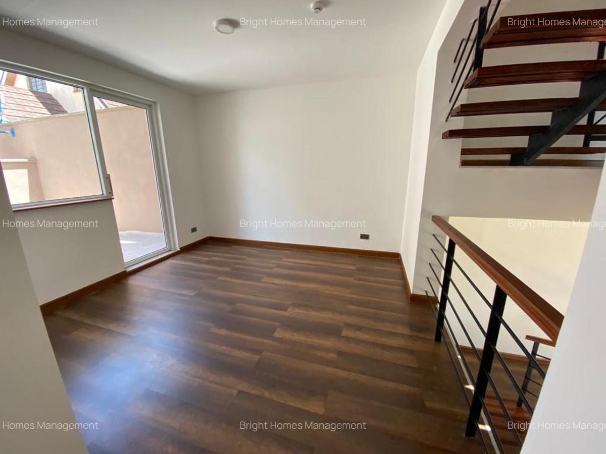 4 Bed Townhouse with Swimming Pool in Lavington - 10