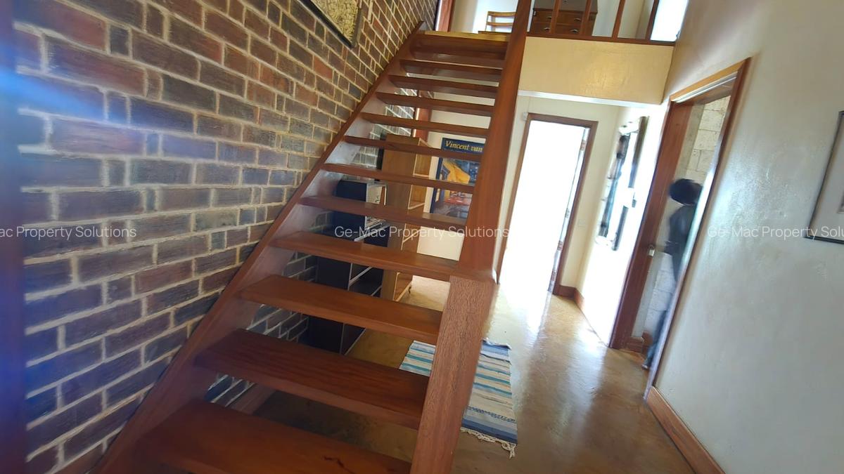 4 Bed House with En Suite in Runda - 8