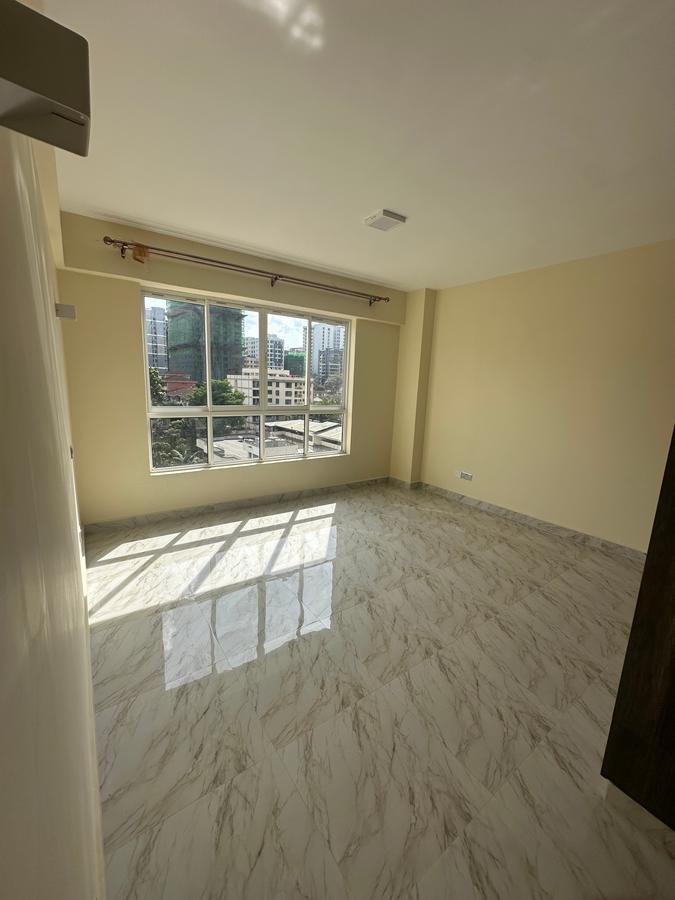 4 Bed Apartment with En Suite at 4Th Parklands Avenue - 12