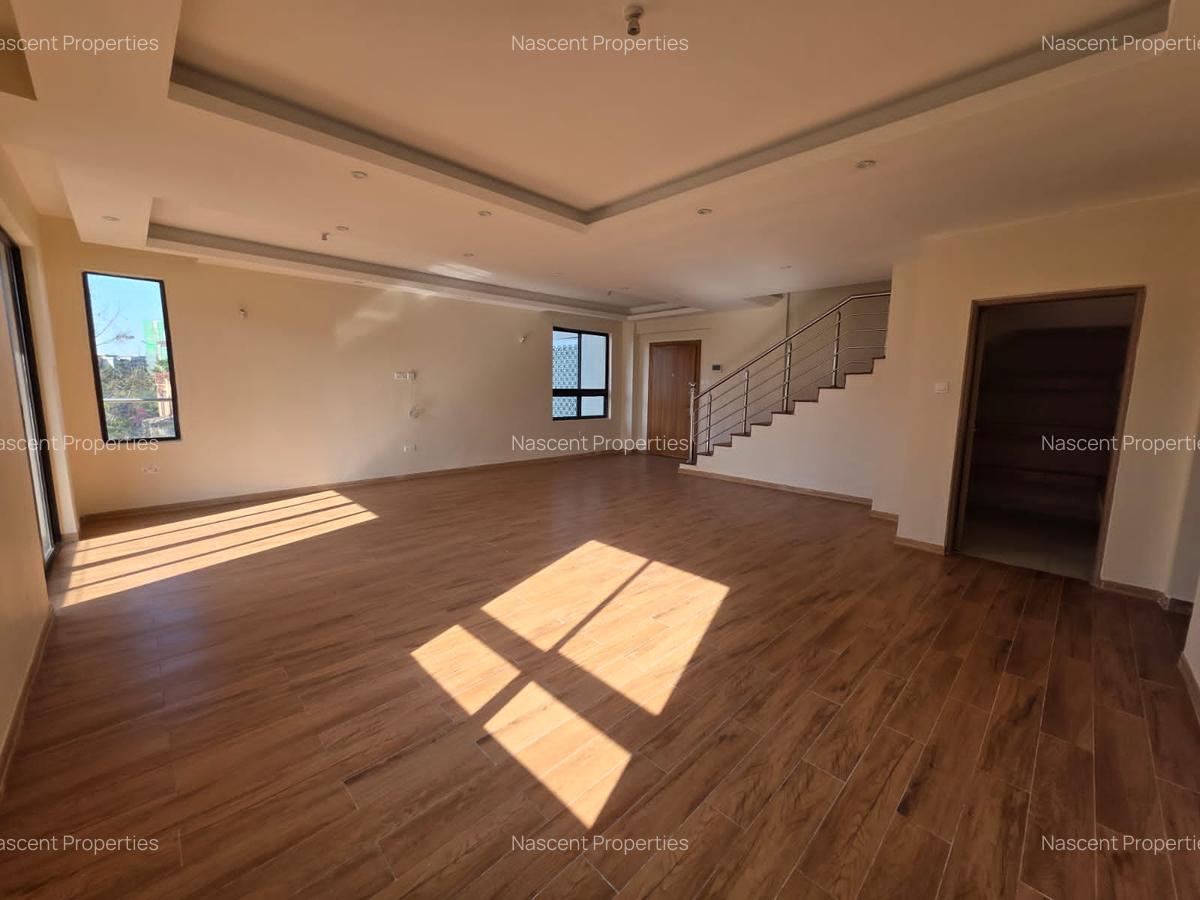 5 Bed Apartment with En Suite in Parklands - 10