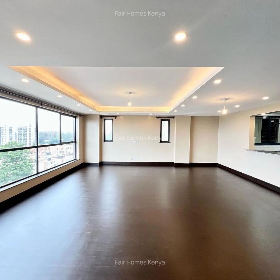 4 Bed Apartment with En Suite at Valley Arcade - 8