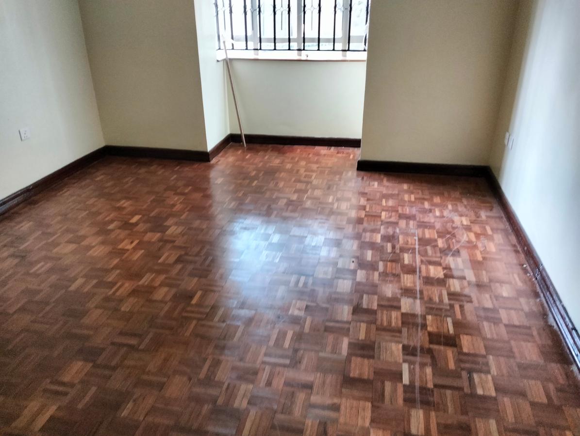 5 Bed Townhouse with En Suite in Lavington - 9