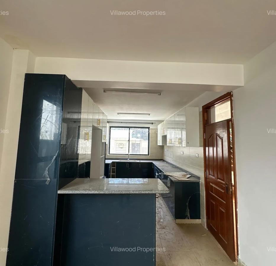 5 Bed Townhouse with En Suite in Lavington - 6
