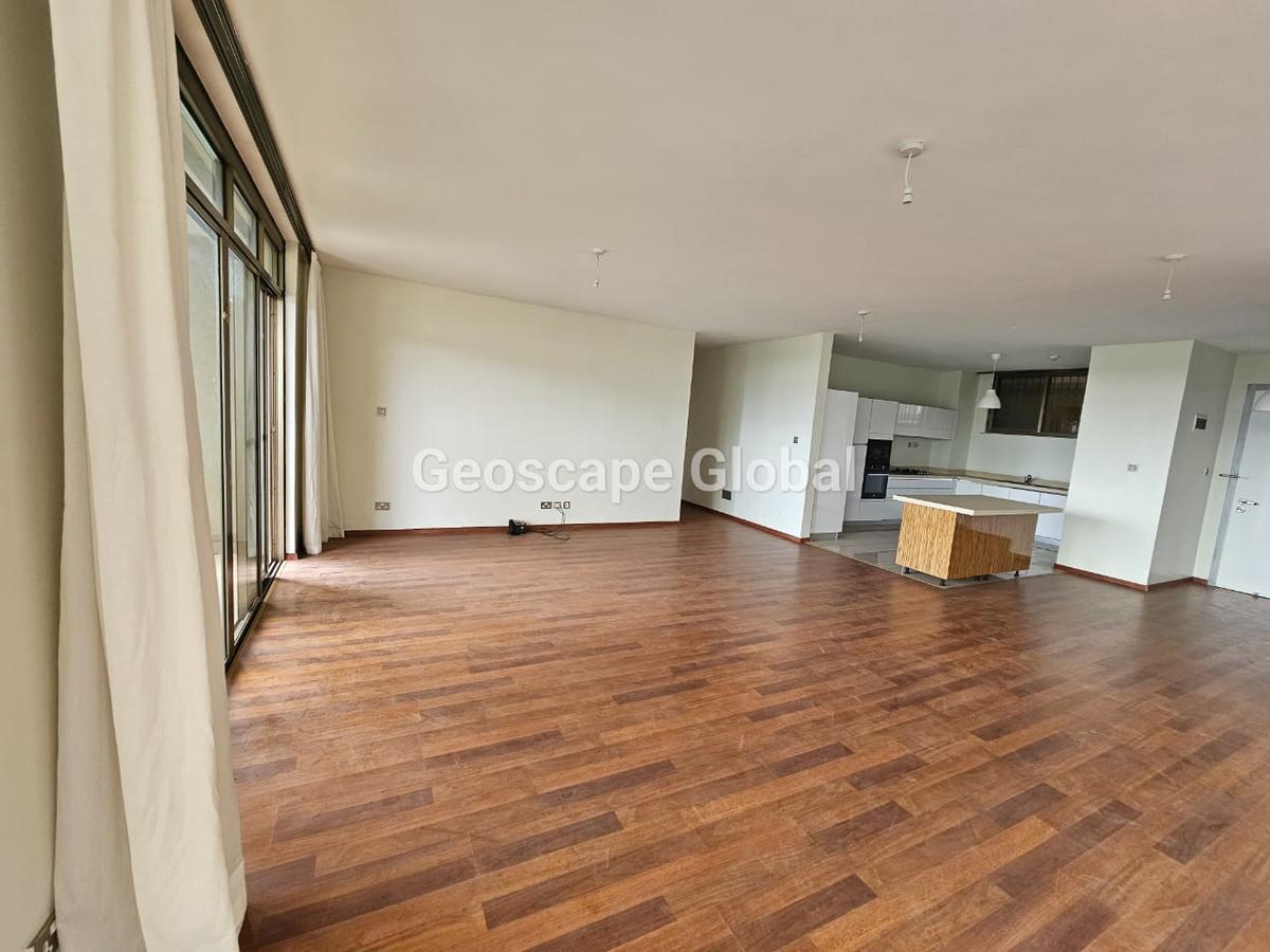 3 Bed Apartment with En Suite in Parklands - 11