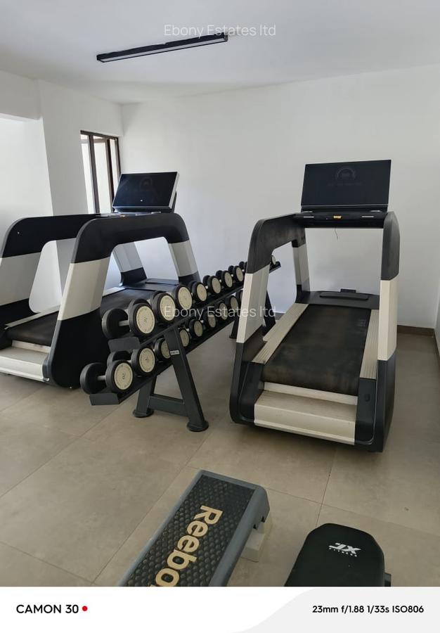 3 Bed Apartment with En Suite in Riverside - 12