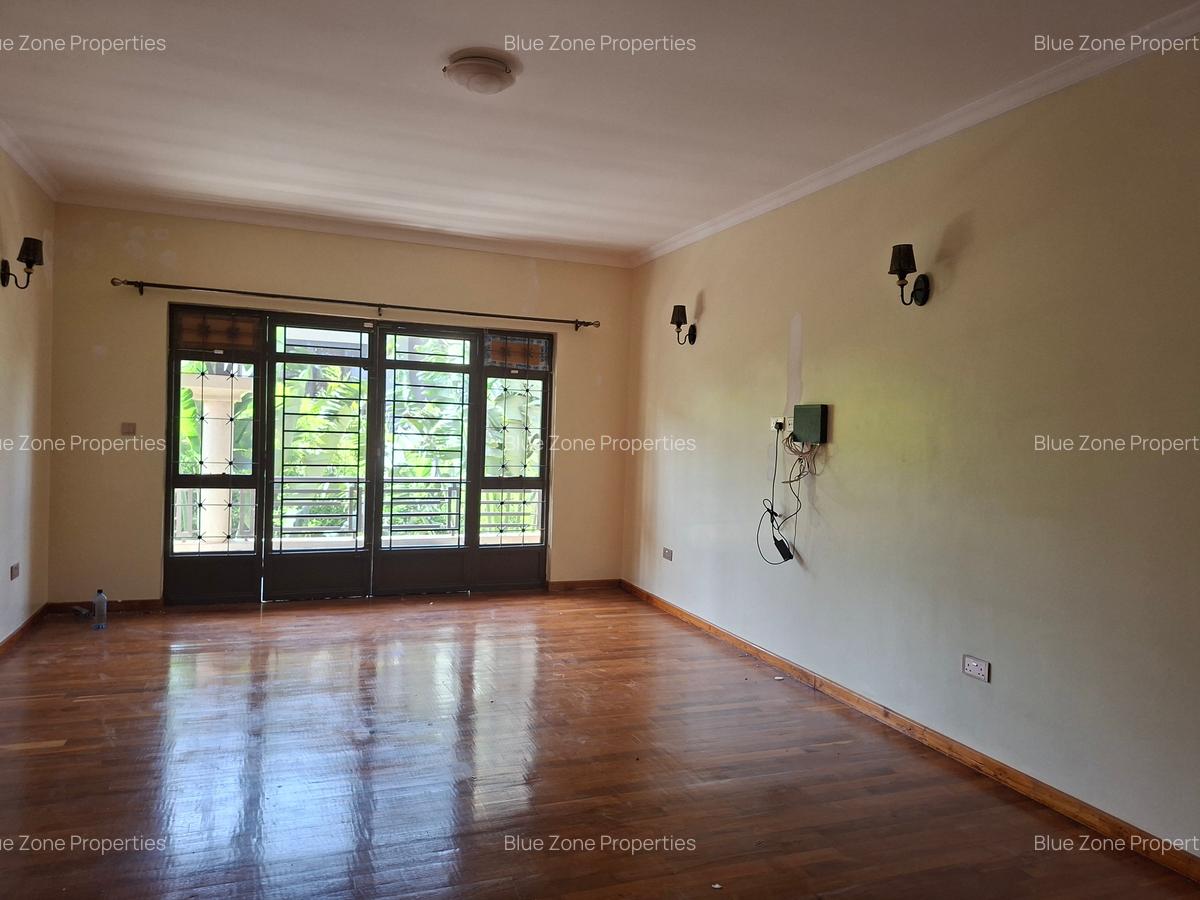 5 Bed Townhouse with En Suite at Off Panafric Insurance Avenue - 12