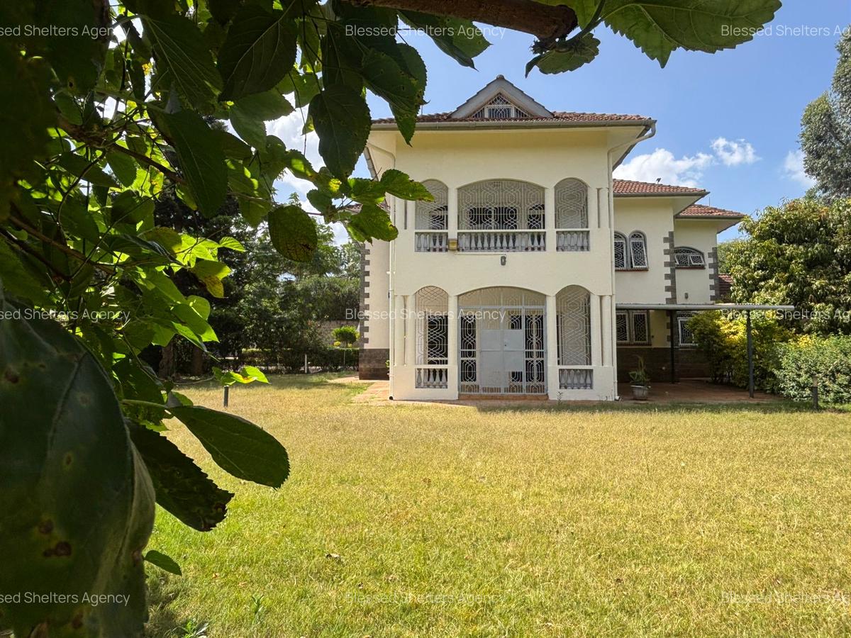 5 Bed House with En Suite in Runda - 4