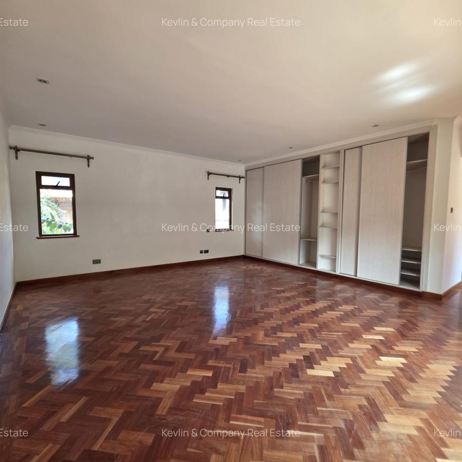 5 Bed Villa with En Suite in Lavington - 17