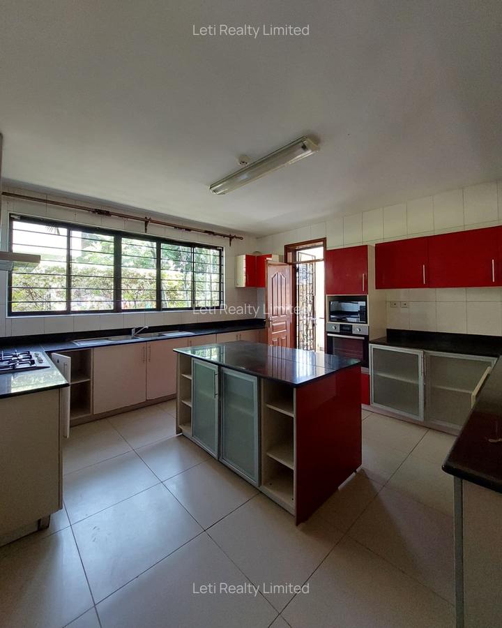 5 Bed Townhouse with En Suite in Lavington - 5