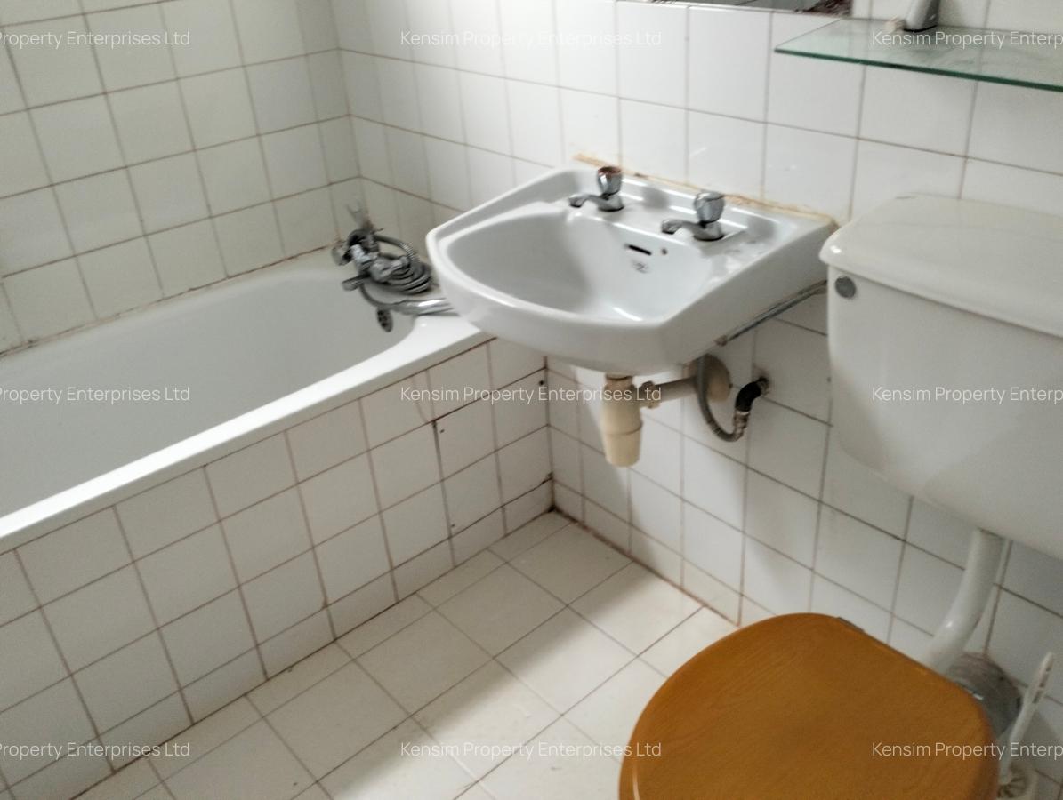 4 Bed Townhouse with En Suite in Lavington - 17