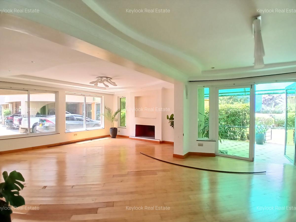 4 Bed Townhouse with En Suite at Riverside Drive - 4