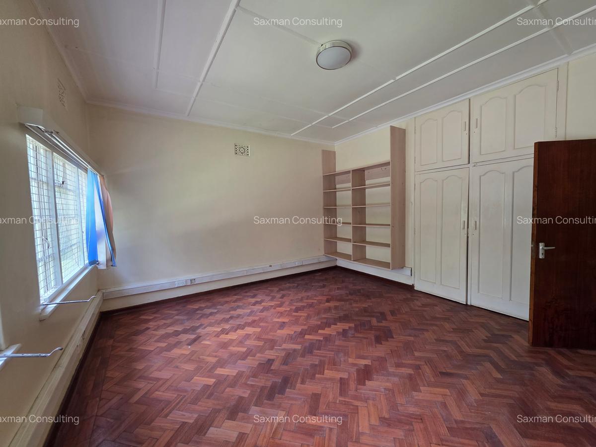 Commercial Property with Service Charge Included in Kilimani - 13