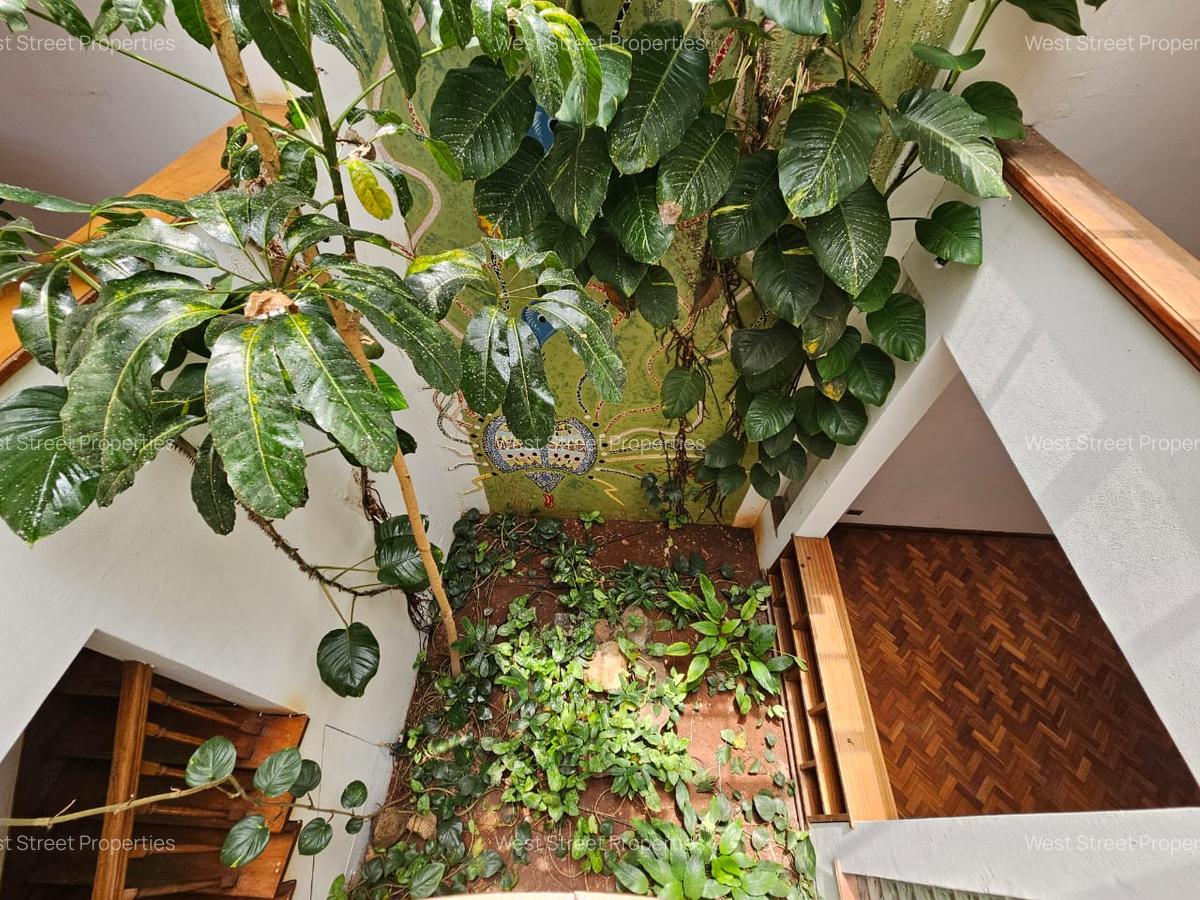 5 Bed Townhouse with En Suite at Kilimani - 19