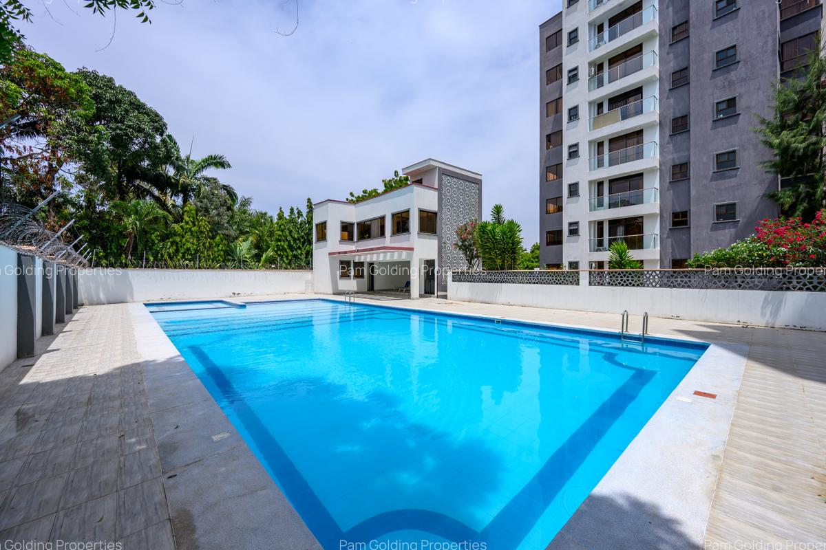 3 Bed Apartment with En Suite at Bungalows Road - 1