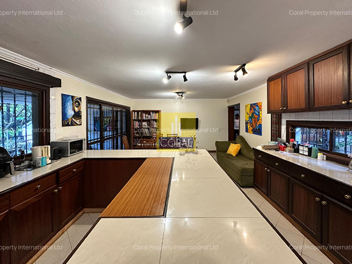 5 Bed House in Runda - 11