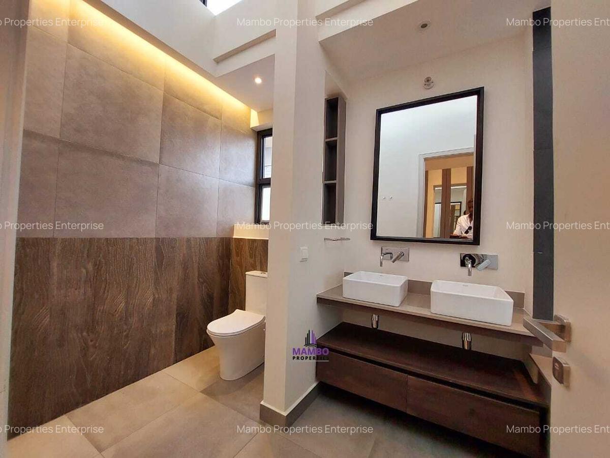 4 Bed Villa with En Suite at Redhill - 13