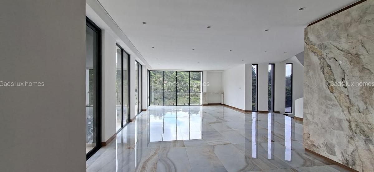 5 Bed Villa with En Suite at Nyari - 7