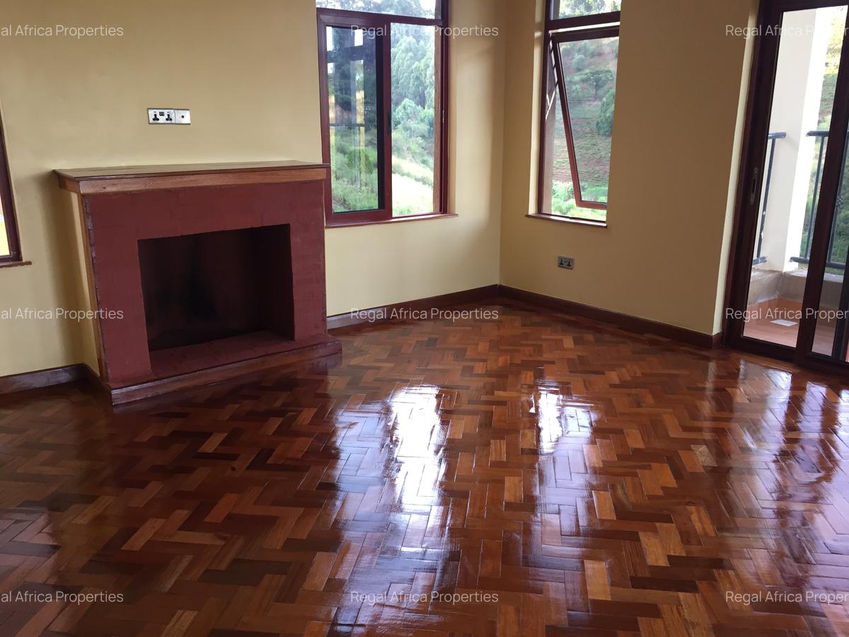 7 Bed House with En Suite in Redhill - 9