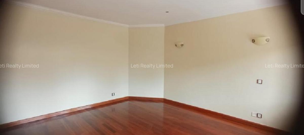 5 Bed Townhouse with En Suite in Lavington - 8