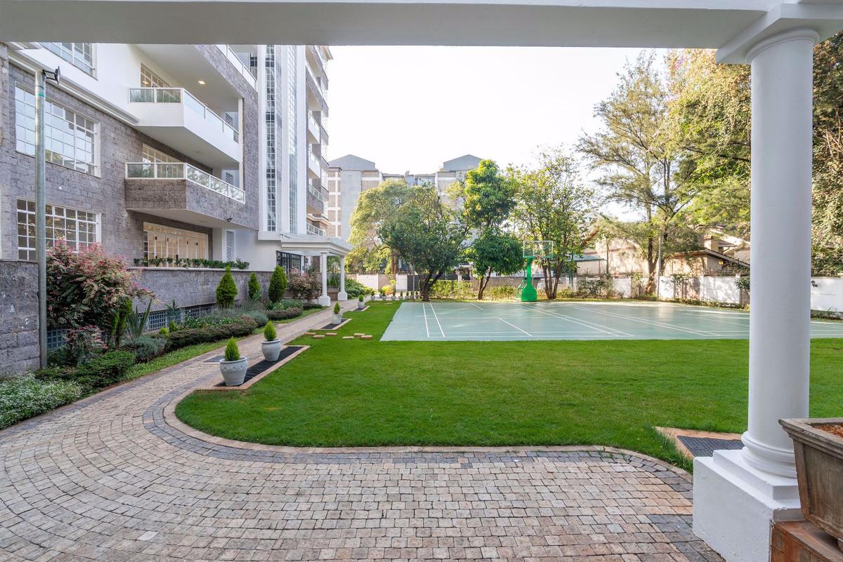 3 Bed Apartment with En Suite in Lavington - 20