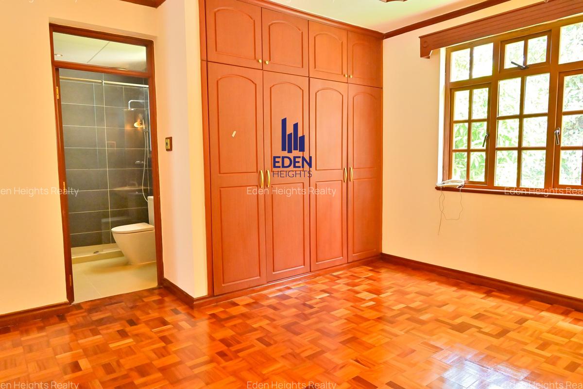 4 Bed Townhouse with En Suite in Lavington - 14
