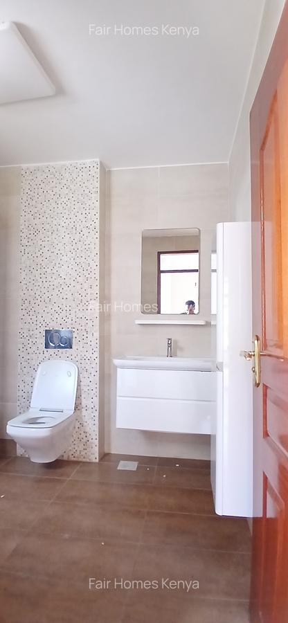 4 Bed Townhouse with En Suite at Valley Arcade - 16