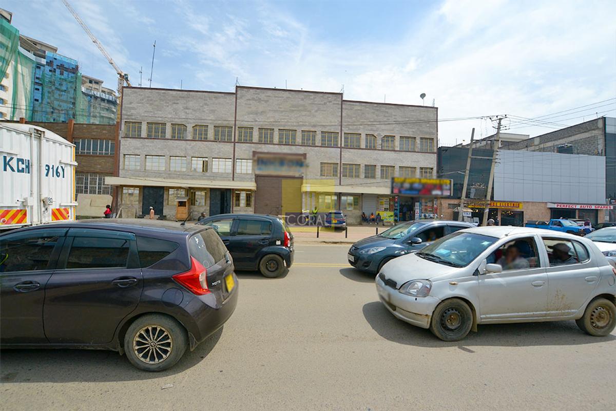 Shop with Parking in Industrial Area - 1