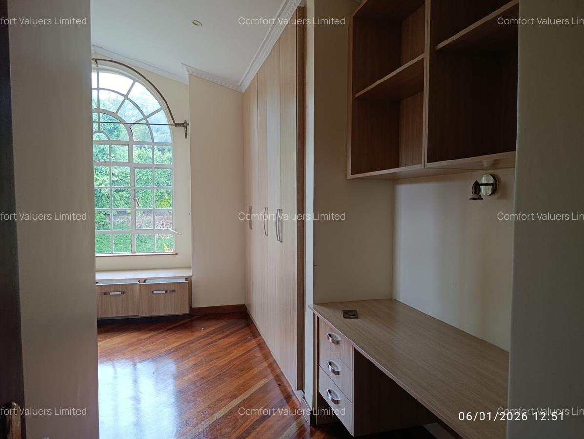 4 Bed Townhouse with En Suite at Windy Ridge - 10