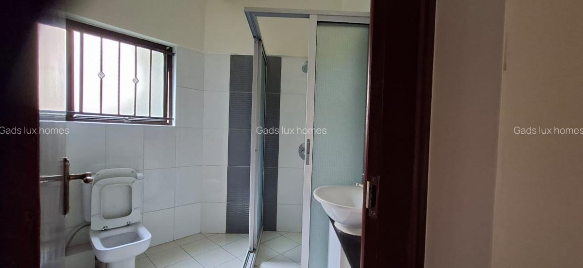 4 Bed Apartment with En Suite at Brookside - 8