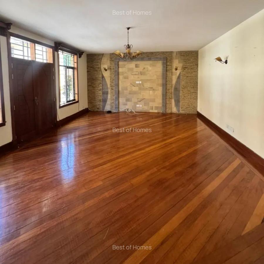5 Bed Townhouse with En Suite in Lavington - 16
